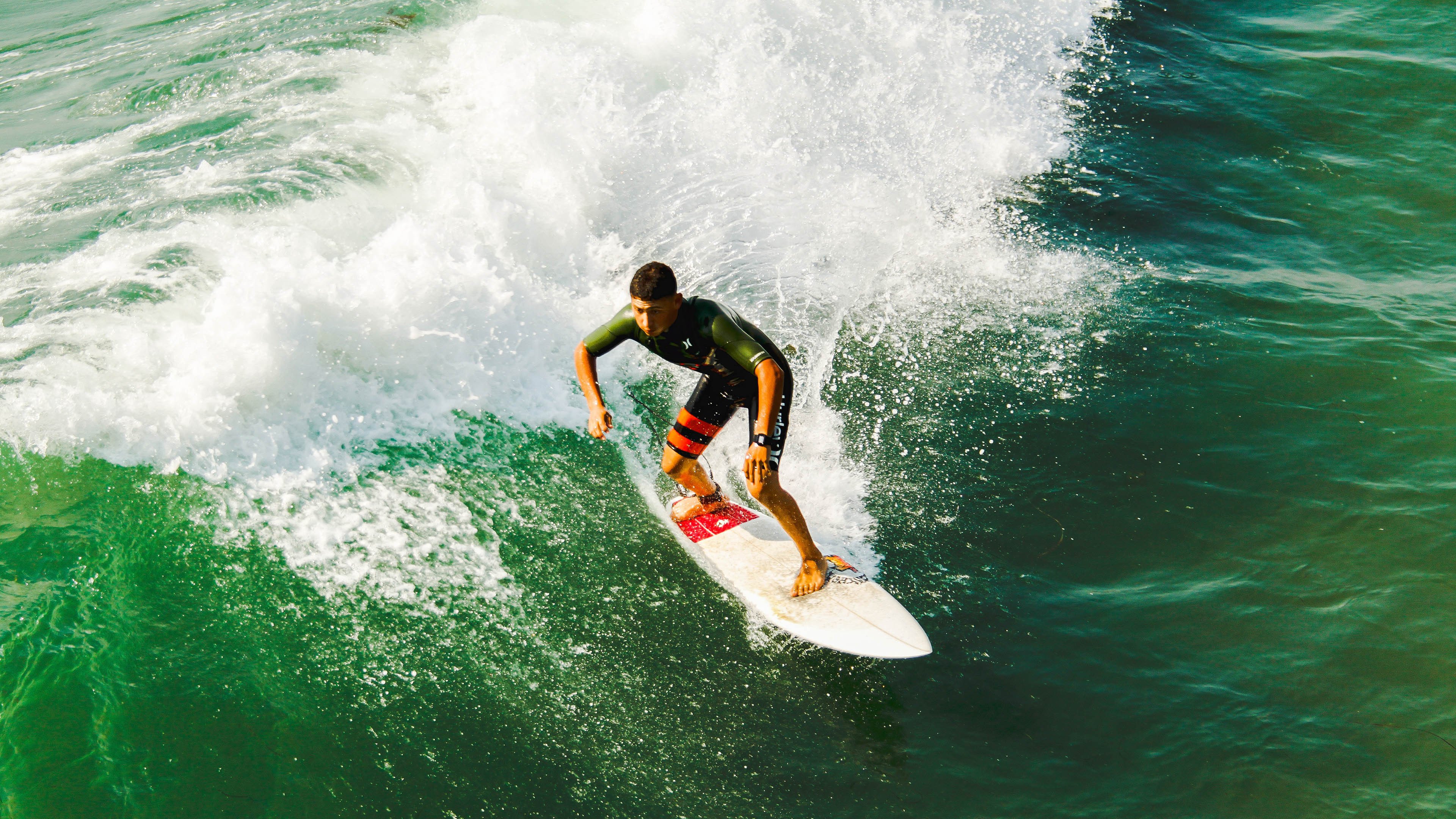 “校园足球大赛激烈角逐，发现未来潜力新秀”，校园足球比赛规则介绍
