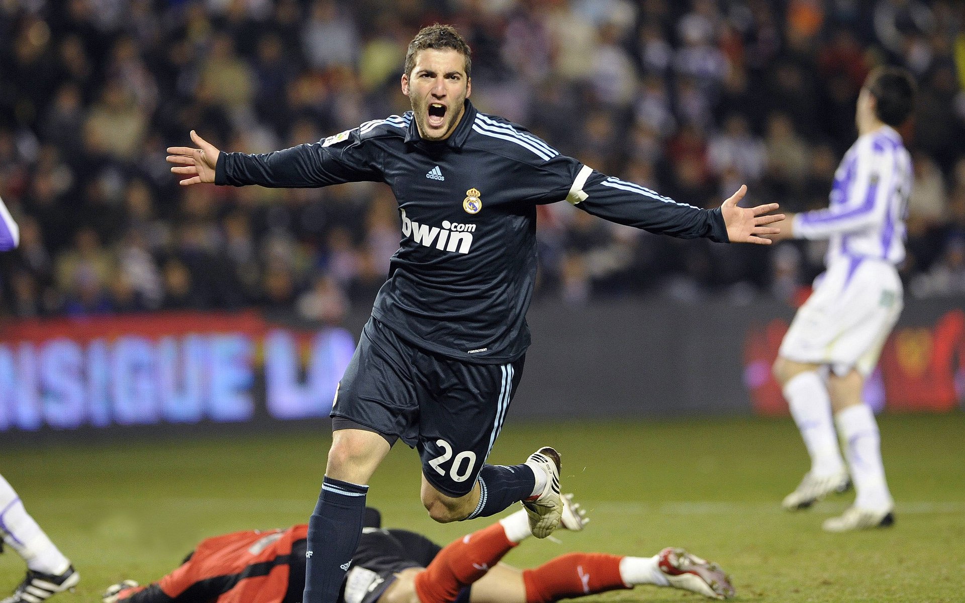 开运体育-利兹联客场逆转，保级希望再添一把火，利兹联球员介绍